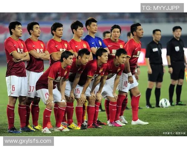 乒乓球技术的演变与未来发展趋势分析：从基础训练到高水平竞技的全景探索