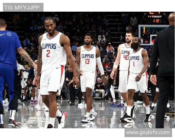 太阳与独行侠展开激烈对决 保罗与东契奇谁能带队走得更远