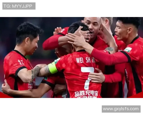 成都蓉城迎战强敌 力争新赛季首胜 全力备战决战时刻 成都蓉城迎战强敌 力争新赛季首胜 全力备战决战时刻