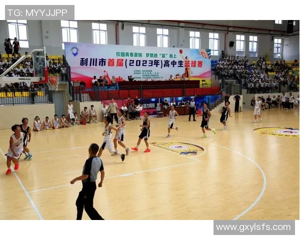 篮球点燃青春梦想凝聚团队力量共谱拼搏与荣耀篇章